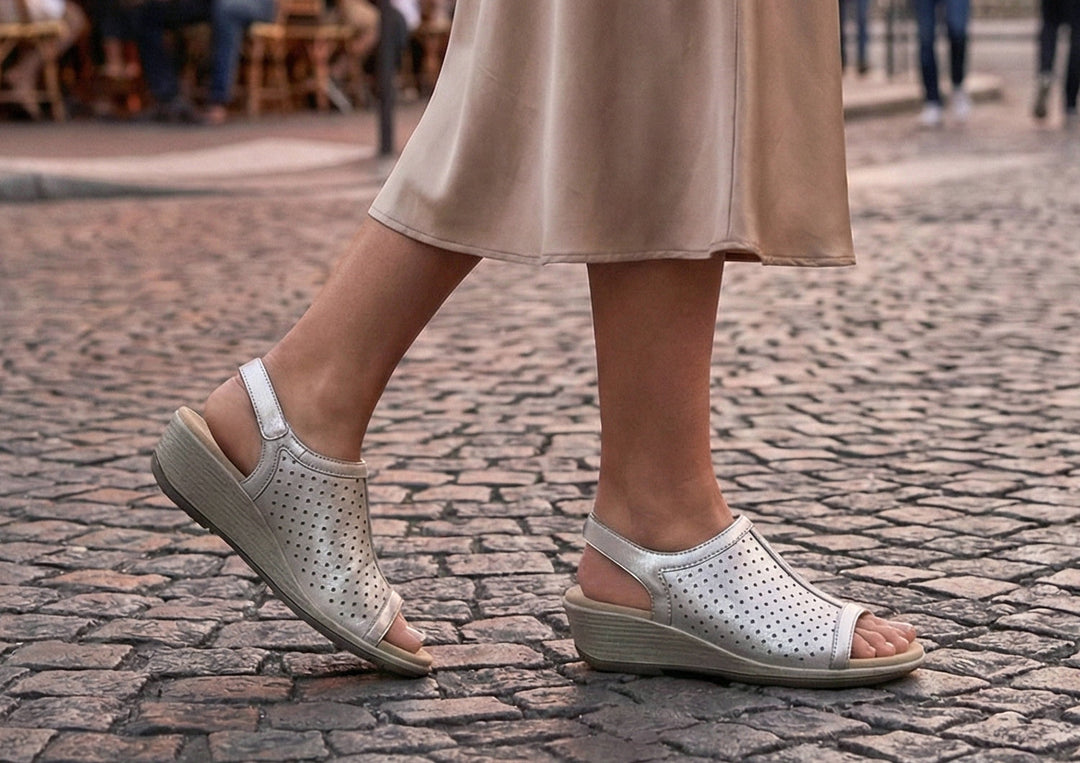 Hazel – Shimmering Elegance