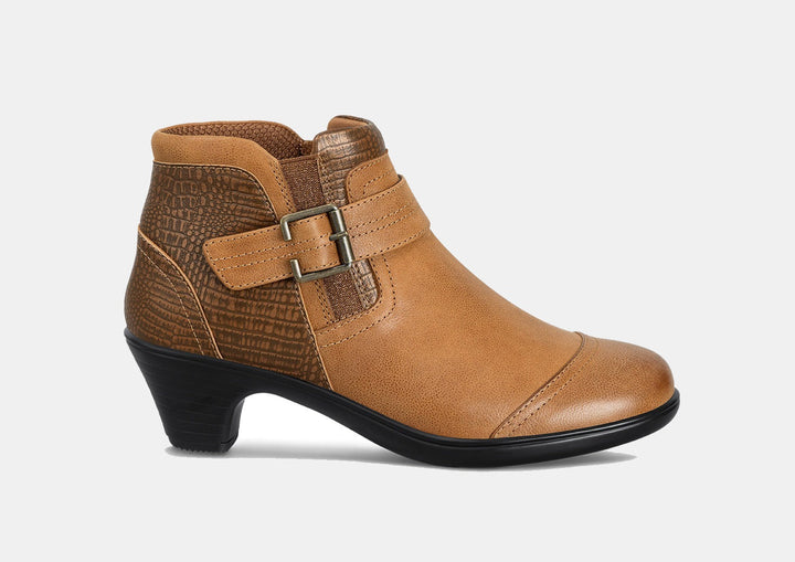 Emma – Timeless Elegance in Warm Chestnut Brown