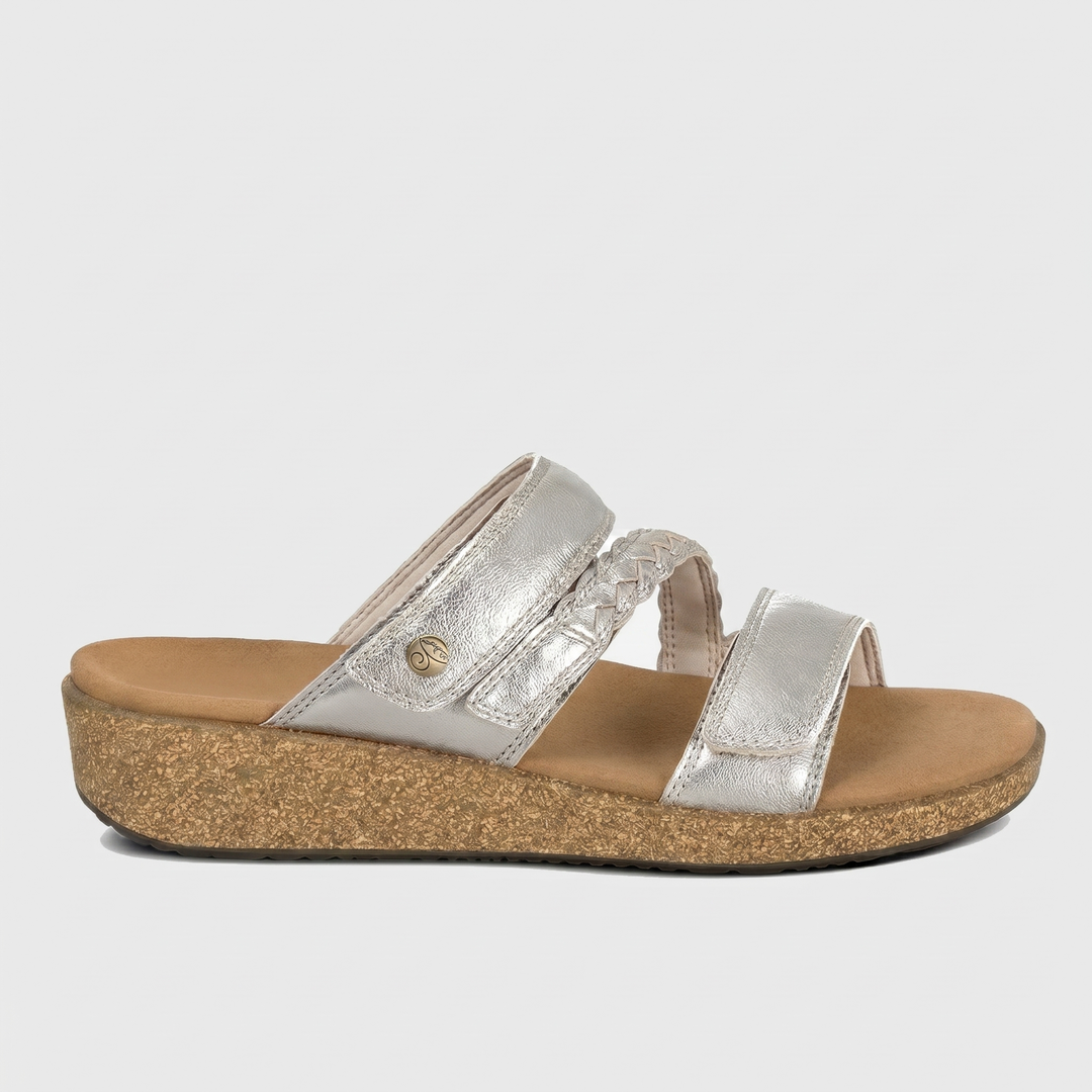 Carrie – Radiant Shine in Elegant Platinum