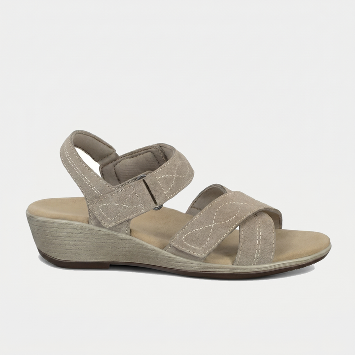 Holly – Natural Warmth in Soft Camel