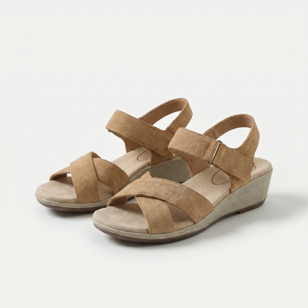 Holly – Warm Elegance in soft