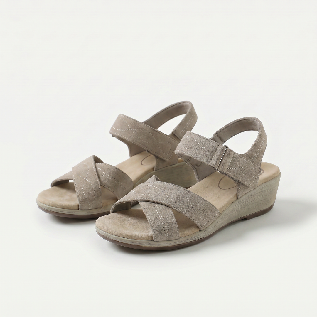 Holly – Natural Warmth in Soft Camel